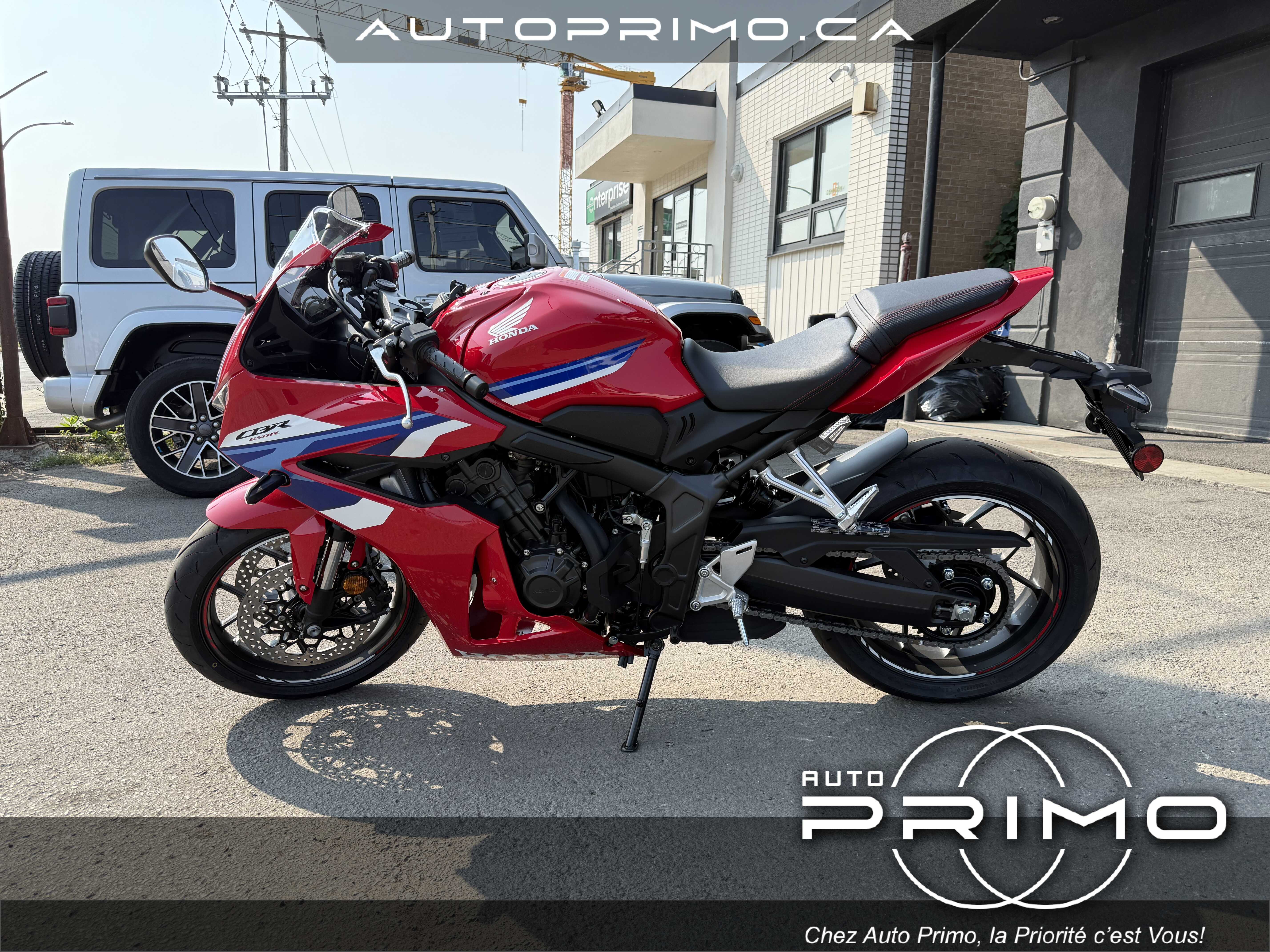 2025 Honda Cbr 650R avec 649cc 94Hp 63Nm Torque 6 Speed avec Honda E-Clutch Racing Red et Bleue Perle chez Auto Primo Laval 2025 Honda Cbr 650R avec 649cc 94Hp 63Nm Torque 6 Speed avec Honda E-Clutch Racing Red et Bleue Perle chez Auto Primo Laval